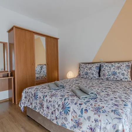 Charmantes Mit Privatem Balkon, Klima, Grill, Wifi, Nur Wenige Minuten Zum Apartment